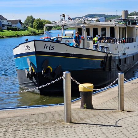 Hotelboat Iris Groningen Buitenkant foto