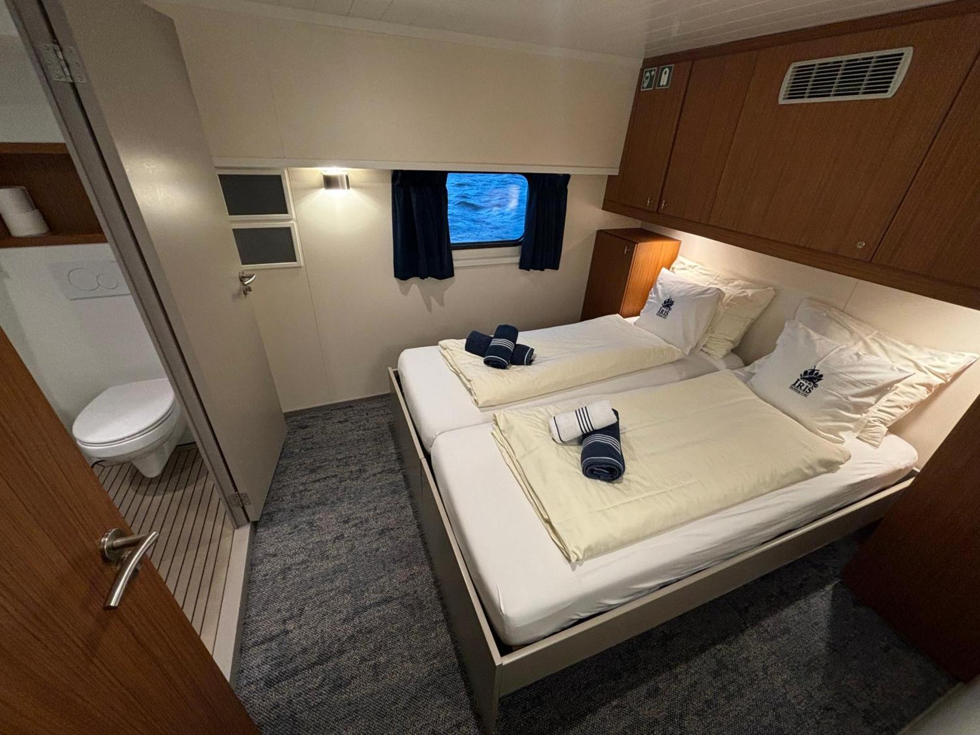 Hotelboat Iris Groningen Buitenkant foto