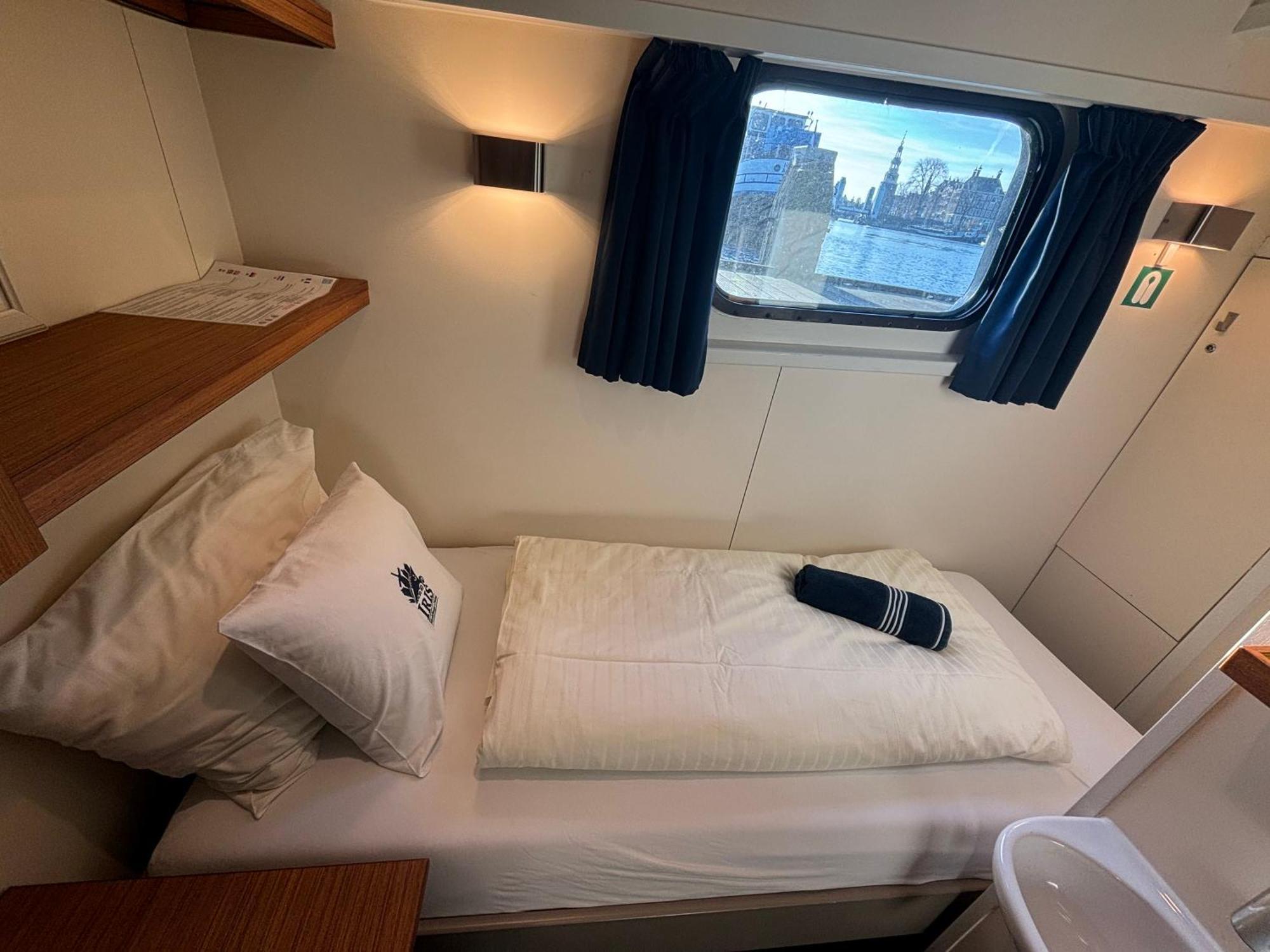 Hotelboat Iris Groningen Buitenkant foto